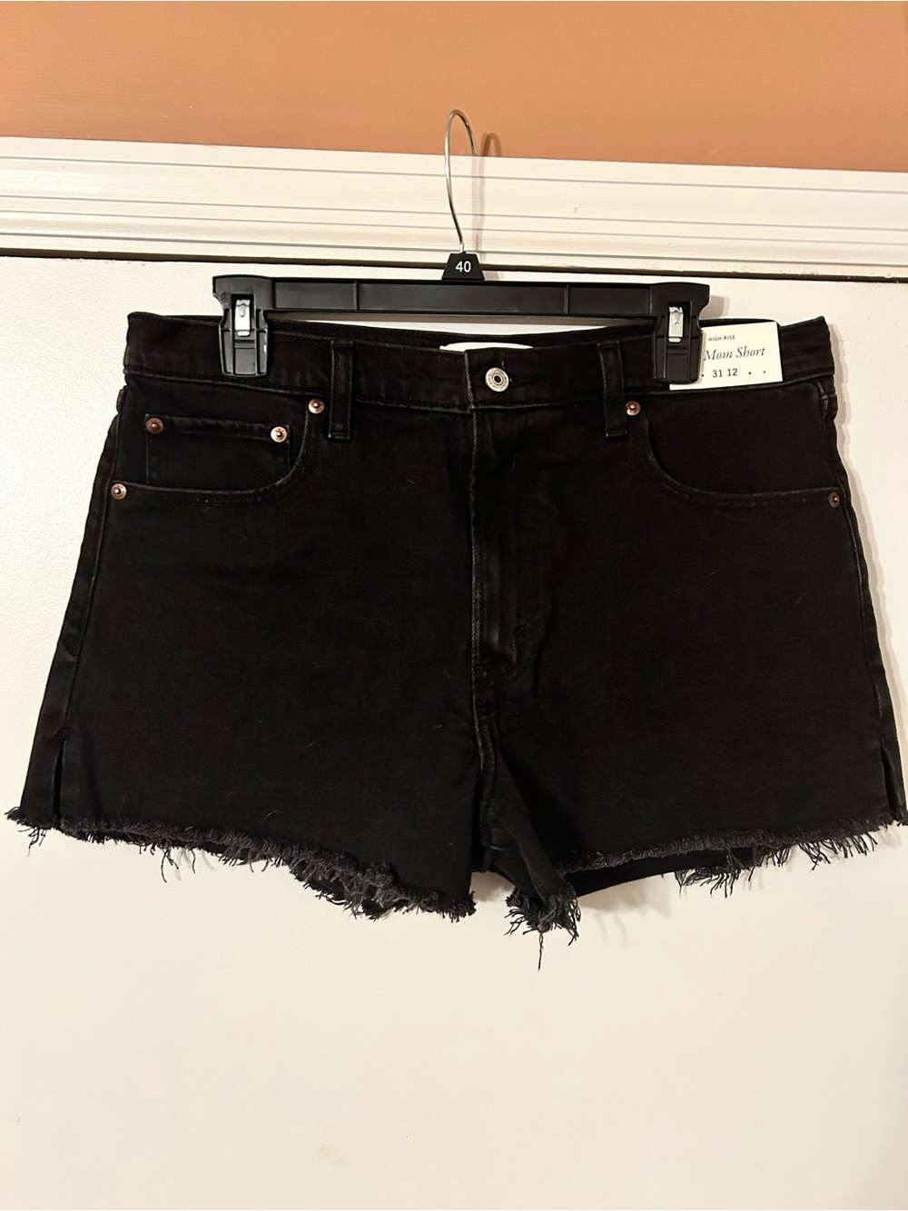 Abercrombie & Fitch High Rise Mom Shorts Black Frayed Hem Size 31 NWT
